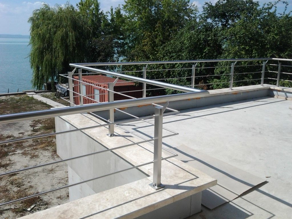 Fémszerkezet tetőteraszra